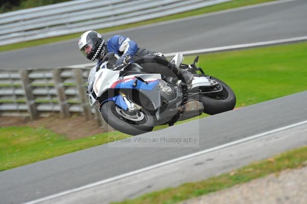 Motorcycle action photographs;Trackday digital images;event digital images;eventdigitalimages;no limits trackday;oulton park;oulton park circuit cheshire;oulton park photographs;peter wileman photography;trackday;trackday photos