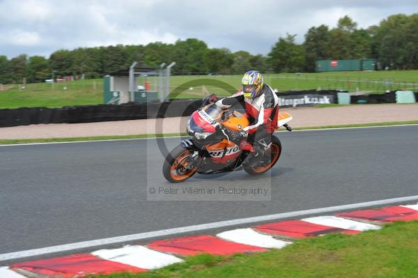 Motorcycle action photographs;Trackday digital images;event digital images;eventdigitalimages;no limits trackday;oulton park;oulton park circuit cheshire;oulton park photographs;peter wileman photography;trackday;trackday photos