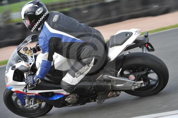 Motorcycle action photographs;Trackday digital images;event digital images;eventdigitalimages;no limits trackday;oulton park;oulton park circuit cheshire;oulton park photographs;peter wileman photography;trackday;trackday photos