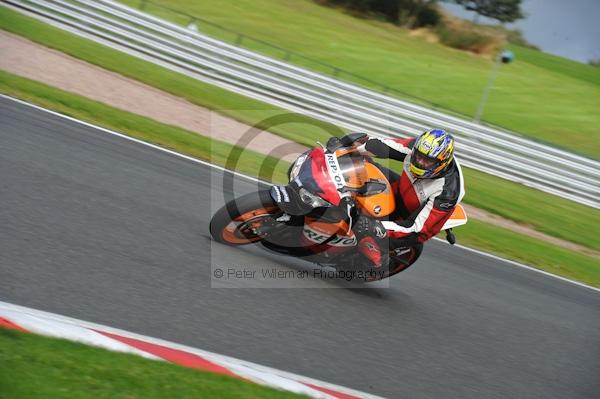 Motorcycle action photographs;Trackday digital images;event digital images;eventdigitalimages;no limits trackday;oulton park;oulton park circuit cheshire;oulton park photographs;peter wileman photography;trackday;trackday photos