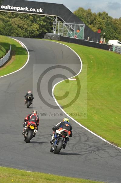 Motorcycle action photographs;Trackday digital images;event digital images;eventdigitalimages;no limits trackday;oulton park;oulton park circuit cheshire;oulton park photographs;peter wileman photography;trackday;trackday photos