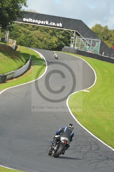 Motorcycle action photographs;Trackday digital images;event digital images;eventdigitalimages;no limits trackday;oulton park;oulton park circuit cheshire;oulton park photographs;peter wileman photography;trackday;trackday photos