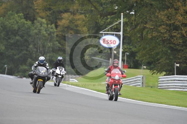 Motorcycle action photographs;Trackday digital images;event digital images;eventdigitalimages;no limits trackday;oulton park;oulton park circuit cheshire;oulton park photographs;peter wileman photography;trackday;trackday photos