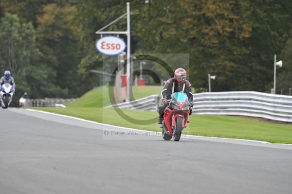 Motorcycle action photographs;Trackday digital images;event digital images;eventdigitalimages;no limits trackday;oulton park;oulton park circuit cheshire;oulton park photographs;peter wileman photography;trackday;trackday photos