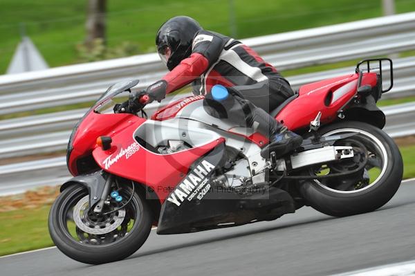 Motorcycle action photographs;Trackday digital images;event digital images;eventdigitalimages;no limits trackday;oulton park;oulton park circuit cheshire;oulton park photographs;peter wileman photography;trackday;trackday photos