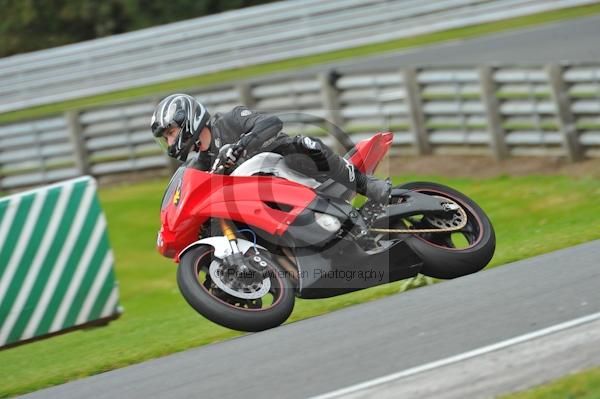 Motorcycle action photographs;Trackday digital images;event digital images;eventdigitalimages;no limits trackday;oulton park;oulton park circuit cheshire;oulton park photographs;peter wileman photography;trackday;trackday photos