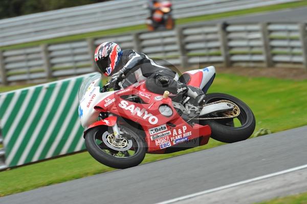 Motorcycle action photographs;Trackday digital images;event digital images;eventdigitalimages;no limits trackday;oulton park;oulton park circuit cheshire;oulton park photographs;peter wileman photography;trackday;trackday photos