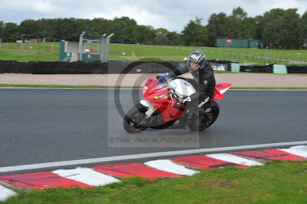 Motorcycle action photographs;Trackday digital images;event digital images;eventdigitalimages;no limits trackday;oulton park;oulton park circuit cheshire;oulton park photographs;peter wileman photography;trackday;trackday photos