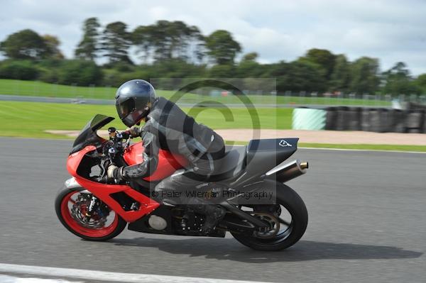 Motorcycle action photographs;Trackday digital images;event digital images;eventdigitalimages;no limits trackday;oulton park;oulton park circuit cheshire;oulton park photographs;peter wileman photography;trackday;trackday photos