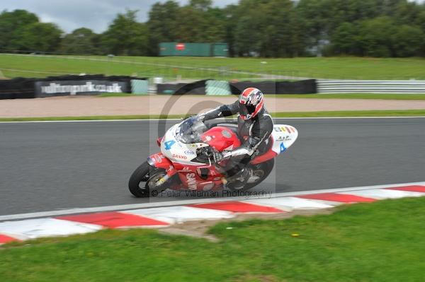 Motorcycle action photographs;Trackday digital images;event digital images;eventdigitalimages;no limits trackday;oulton park;oulton park circuit cheshire;oulton park photographs;peter wileman photography;trackday;trackday photos