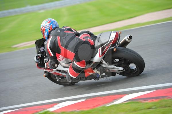 Motorcycle action photographs;Trackday digital images;event digital images;eventdigitalimages;no limits trackday;oulton park;oulton park circuit cheshire;oulton park photographs;peter wileman photography;trackday;trackday photos