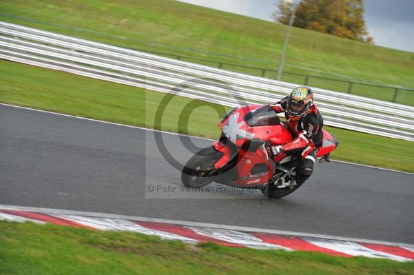 Motorcycle action photographs;Trackday digital images;event digital images;eventdigitalimages;no limits trackday;oulton park;oulton park circuit cheshire;oulton park photographs;peter wileman photography;trackday;trackday photos