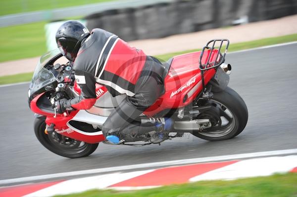 Motorcycle action photographs;Trackday digital images;event digital images;eventdigitalimages;no limits trackday;oulton park;oulton park circuit cheshire;oulton park photographs;peter wileman photography;trackday;trackday photos