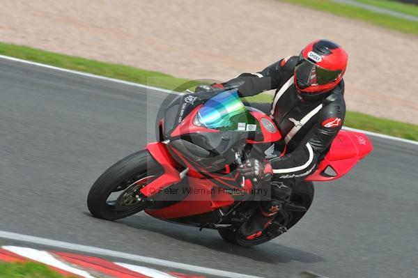 Motorcycle action photographs;Trackday digital images;event digital images;eventdigitalimages;no limits trackday;oulton park;oulton park circuit cheshire;oulton park photographs;peter wileman photography;trackday;trackday photos