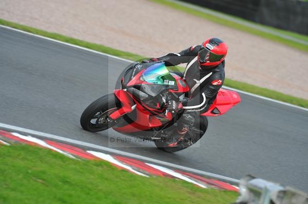 Motorcycle action photographs;Trackday digital images;event digital images;eventdigitalimages;no limits trackday;oulton park;oulton park circuit cheshire;oulton park photographs;peter wileman photography;trackday;trackday photos