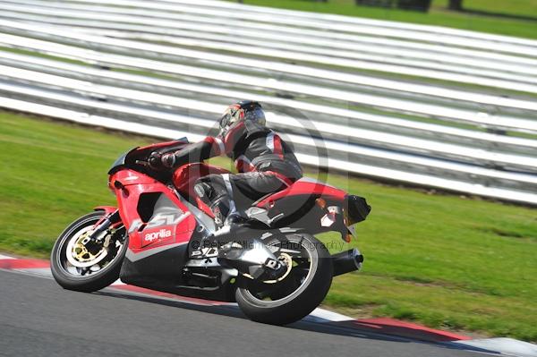 Motorcycle action photographs;Trackday digital images;event digital images;eventdigitalimages;no limits trackday;oulton park;oulton park circuit cheshire;oulton park photographs;peter wileman photography;trackday;trackday photos