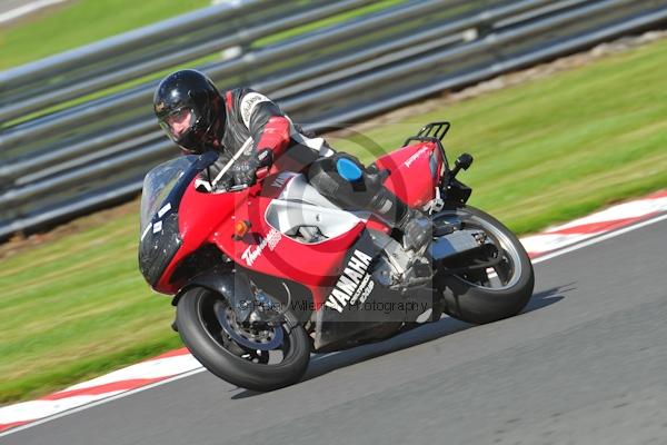 Motorcycle action photographs;Trackday digital images;event digital images;eventdigitalimages;no limits trackday;oulton park;oulton park circuit cheshire;oulton park photographs;peter wileman photography;trackday;trackday photos