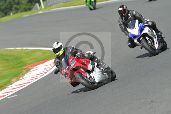 Motorcycle action photographs;Trackday digital images;event digital images;eventdigitalimages;no limits trackday;oulton park;oulton park circuit cheshire;oulton park photographs;peter wileman photography;trackday;trackday photos