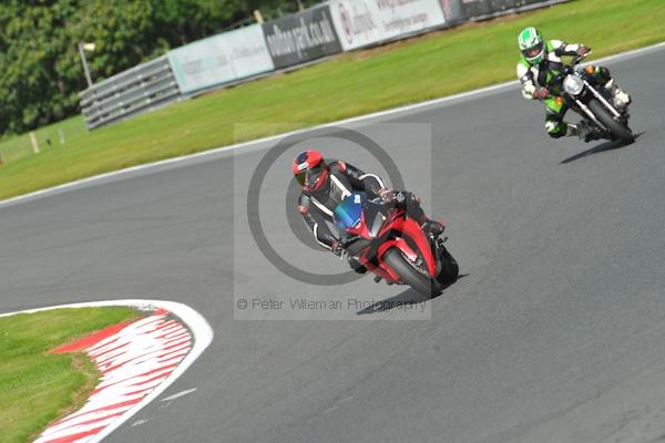 Motorcycle action photographs;Trackday digital images;event digital images;eventdigitalimages;no limits trackday;oulton park;oulton park circuit cheshire;oulton park photographs;peter wileman photography;trackday;trackday photos