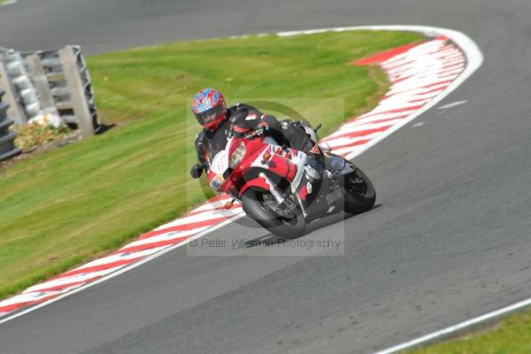 Motorcycle action photographs;Trackday digital images;event digital images;eventdigitalimages;no limits trackday;oulton park;oulton park circuit cheshire;oulton park photographs;peter wileman photography;trackday;trackday photos