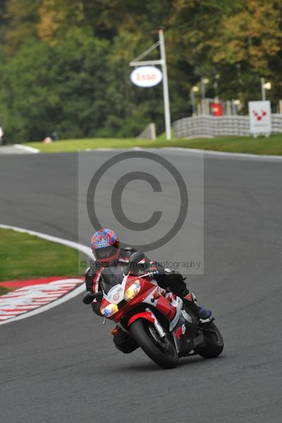 Motorcycle action photographs;Trackday digital images;event digital images;eventdigitalimages;no limits trackday;oulton park;oulton park circuit cheshire;oulton park photographs;peter wileman photography;trackday;trackday photos