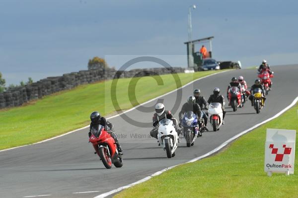 Motorcycle action photographs;Trackday digital images;event digital images;eventdigitalimages;no limits trackday;oulton park;oulton park circuit cheshire;oulton park photographs;peter wileman photography;trackday;trackday photos