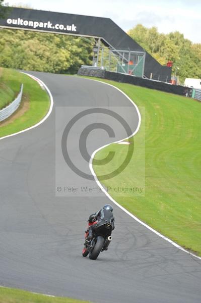 Motorcycle action photographs;Trackday digital images;event digital images;eventdigitalimages;no limits trackday;oulton park;oulton park circuit cheshire;oulton park photographs;peter wileman photography;trackday;trackday photos