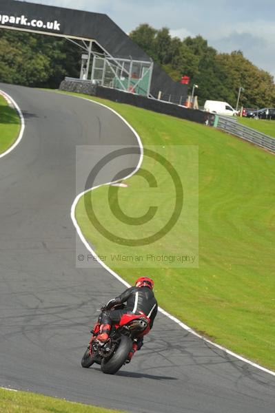 Motorcycle action photographs;Trackday digital images;event digital images;eventdigitalimages;no limits trackday;oulton park;oulton park circuit cheshire;oulton park photographs;peter wileman photography;trackday;trackday photos