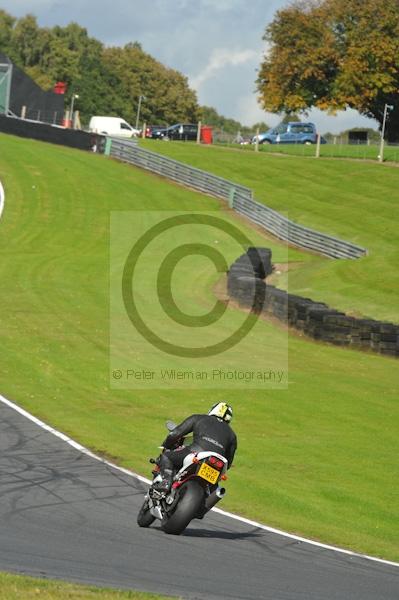 Motorcycle action photographs;Trackday digital images;event digital images;eventdigitalimages;no limits trackday;oulton park;oulton park circuit cheshire;oulton park photographs;peter wileman photography;trackday;trackday photos