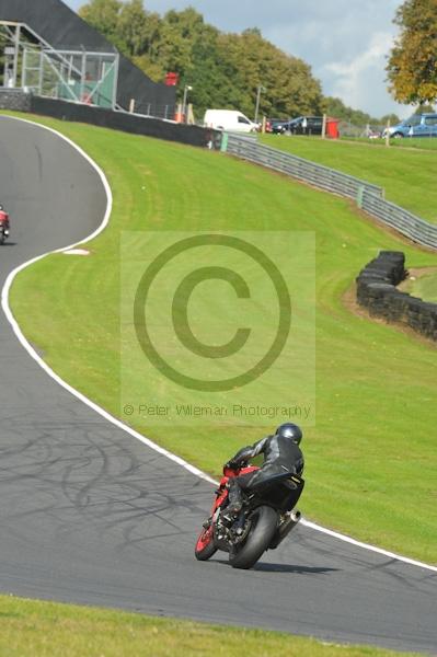 Motorcycle action photographs;Trackday digital images;event digital images;eventdigitalimages;no limits trackday;oulton park;oulton park circuit cheshire;oulton park photographs;peter wileman photography;trackday;trackday photos