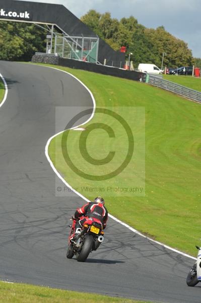 Motorcycle action photographs;Trackday digital images;event digital images;eventdigitalimages;no limits trackday;oulton park;oulton park circuit cheshire;oulton park photographs;peter wileman photography;trackday;trackday photos