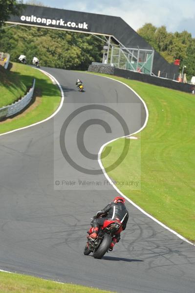 Motorcycle action photographs;Trackday digital images;event digital images;eventdigitalimages;no limits trackday;oulton park;oulton park circuit cheshire;oulton park photographs;peter wileman photography;trackday;trackday photos