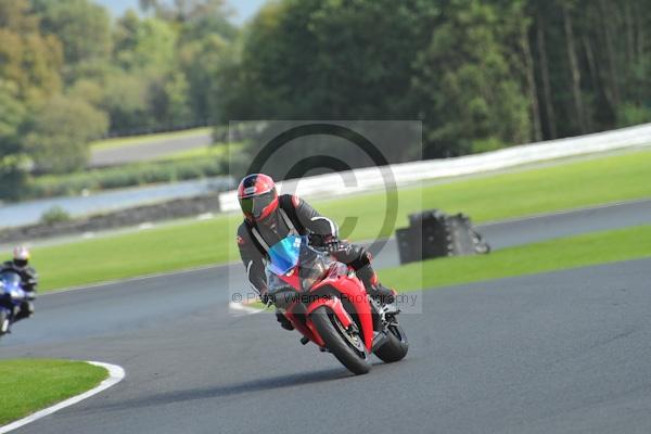 Motorcycle action photographs;Trackday digital images;event digital images;eventdigitalimages;no limits trackday;oulton park;oulton park circuit cheshire;oulton park photographs;peter wileman photography;trackday;trackday photos