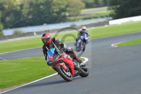 Motorcycle action photographs;Trackday digital images;event digital images;eventdigitalimages;no limits trackday;oulton park;oulton park circuit cheshire;oulton park photographs;peter wileman photography;trackday;trackday photos