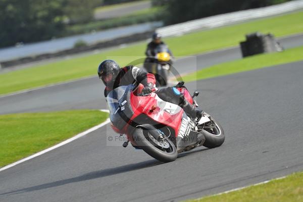 Motorcycle action photographs;Trackday digital images;event digital images;eventdigitalimages;no limits trackday;oulton park;oulton park circuit cheshire;oulton park photographs;peter wileman photography;trackday;trackday photos