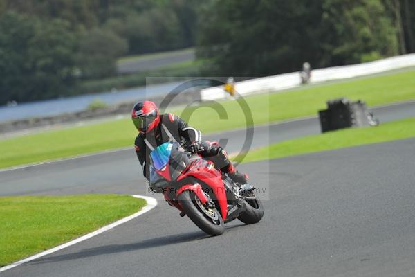 Motorcycle action photographs;Trackday digital images;event digital images;eventdigitalimages;no limits trackday;oulton park;oulton park circuit cheshire;oulton park photographs;peter wileman photography;trackday;trackday photos