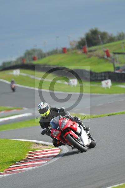 Motorcycle action photographs;Trackday digital images;event digital images;eventdigitalimages;no limits trackday;oulton park;oulton park circuit cheshire;oulton park photographs;peter wileman photography;trackday;trackday photos