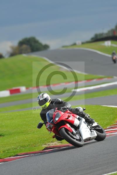 Motorcycle action photographs;Trackday digital images;event digital images;eventdigitalimages;no limits trackday;oulton park;oulton park circuit cheshire;oulton park photographs;peter wileman photography;trackday;trackday photos