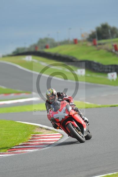 Motorcycle action photographs;Trackday digital images;event digital images;eventdigitalimages;no limits trackday;oulton park;oulton park circuit cheshire;oulton park photographs;peter wileman photography;trackday;trackday photos