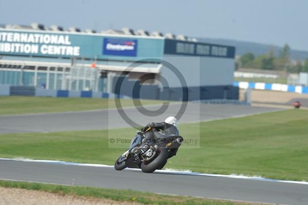 Motorcycle action photographs;Trackday digital images;donington;donington park leicestershire;donington photographs;event digital images;eventdigitalimages;no limits trackday;peter wileman photography;trackday;trackday photos