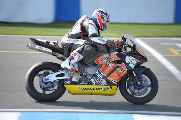 Motorcycle action photographs;Trackday digital images;donington;donington park leicestershire;donington photographs;event digital images;eventdigitalimages;no limits trackday;peter wileman photography;trackday;trackday photos