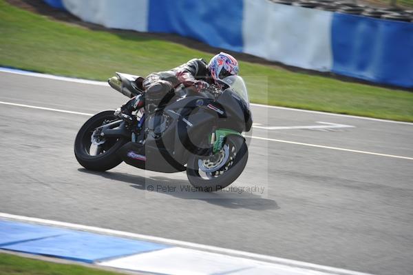 Motorcycle action photographs;Trackday digital images;donington;donington park leicestershire;donington photographs;event digital images;eventdigitalimages;no limits trackday;peter wileman photography;trackday;trackday photos