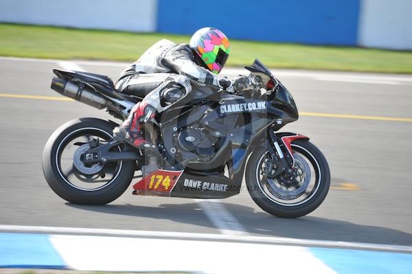 Motorcycle action photographs;Trackday digital images;donington;donington park leicestershire;donington photographs;event digital images;eventdigitalimages;no limits trackday;peter wileman photography;trackday;trackday photos