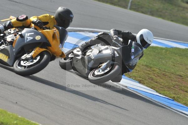 Motorcycle action photographs;Trackday digital images;donington;donington park leicestershire;donington photographs;event digital images;eventdigitalimages;no limits trackday;peter wileman photography;trackday;trackday photos