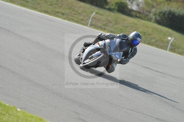 Motorcycle action photographs;Trackday digital images;donington;donington park leicestershire;donington photographs;event digital images;eventdigitalimages;no limits trackday;peter wileman photography;trackday;trackday photos