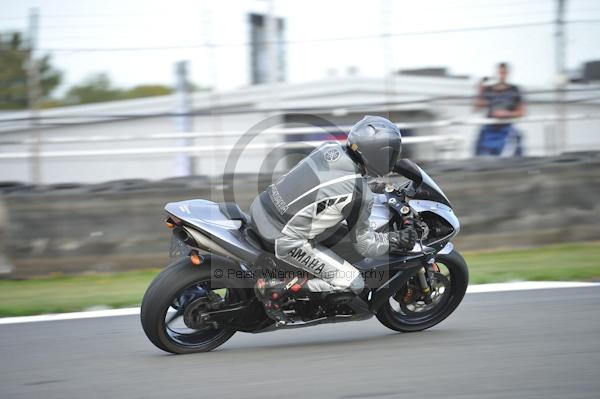 Motorcycle action photographs;Trackday digital images;donington;donington park leicestershire;donington photographs;event digital images;eventdigitalimages;no limits trackday;peter wileman photography;trackday;trackday photos