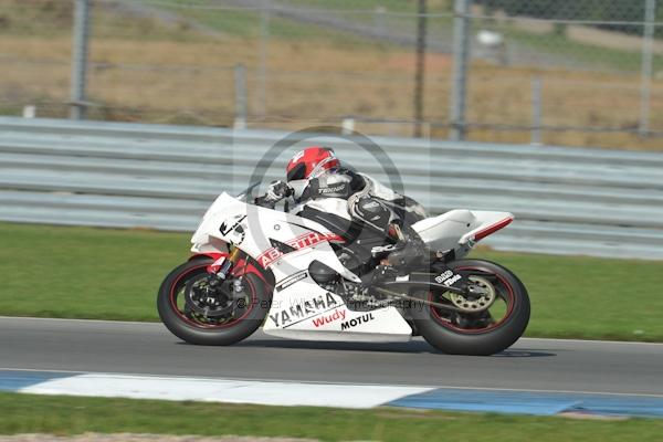 Motorcycle action photographs;Trackday digital images;donington;donington park leicestershire;donington photographs;event digital images;eventdigitalimages;no limits trackday;peter wileman photography;trackday;trackday photos