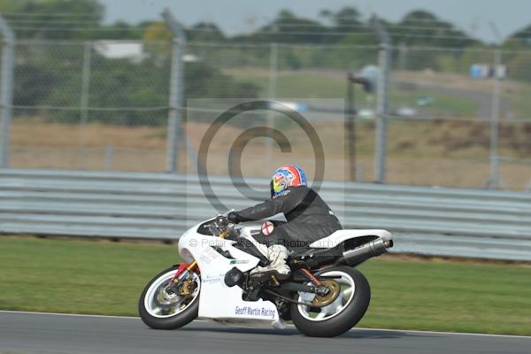 Motorcycle action photographs;Trackday digital images;donington;donington park leicestershire;donington photographs;event digital images;eventdigitalimages;no limits trackday;peter wileman photography;trackday;trackday photos