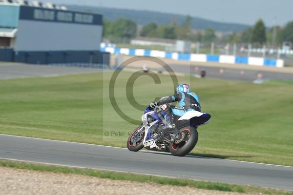 Motorcycle action photographs;Trackday digital images;donington;donington park leicestershire;donington photographs;event digital images;eventdigitalimages;no limits trackday;peter wileman photography;trackday;trackday photos