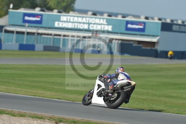 Motorcycle action photographs;Trackday digital images;donington;donington park leicestershire;donington photographs;event digital images;eventdigitalimages;no limits trackday;peter wileman photography;trackday;trackday photos